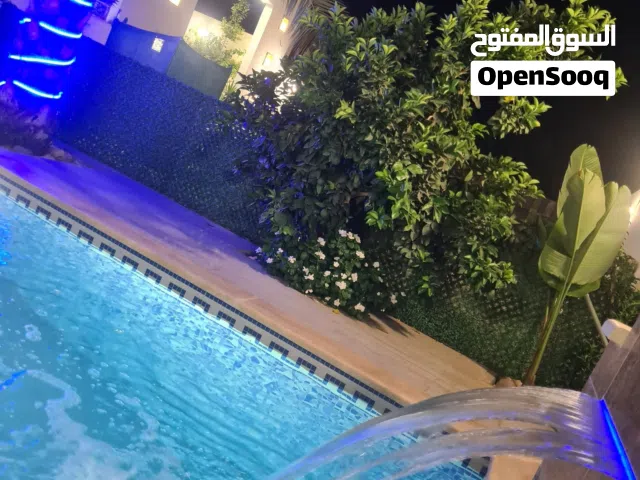 فيلا 5غرف 5 نجوم بني خاص مفروشة و بالحوض السباحة