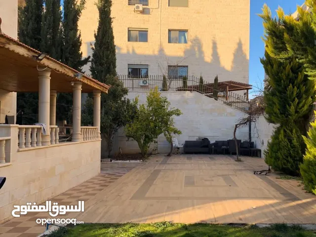720 m2 5 Bedrooms Villa for Sale in Amman Khalda