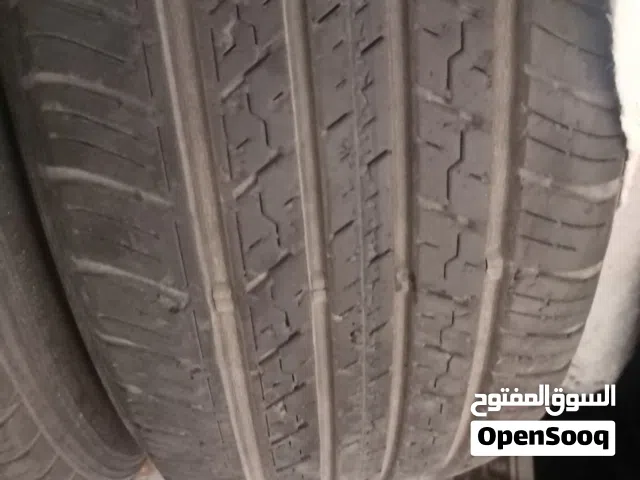 عجلات دنلوب بقياس 18 إنش بحالة جيدة جدا -