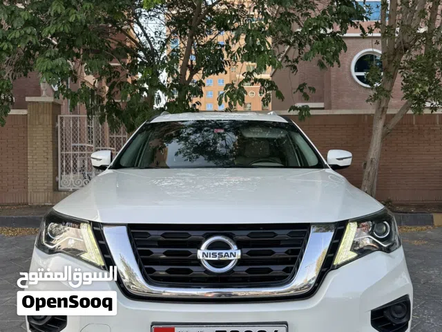 2018 نيسان باثفايندر Standard