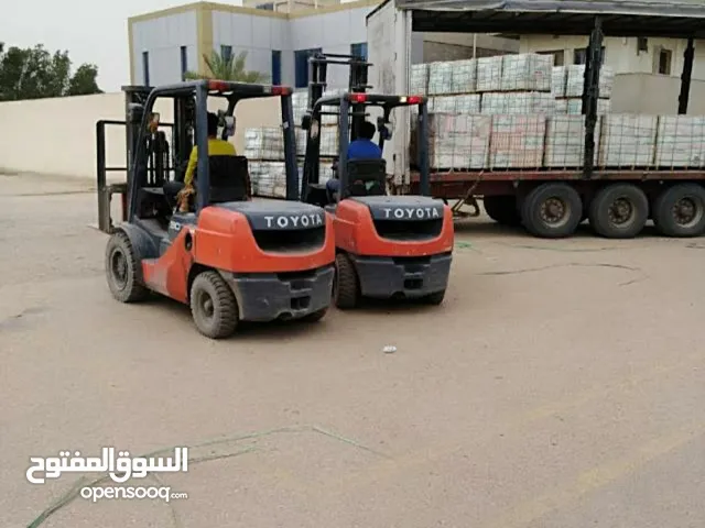 Tractor Unit Toyota 2017 in Amman