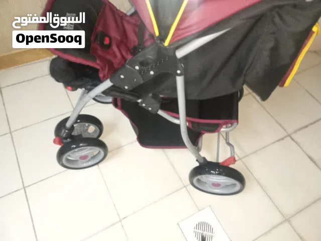 يوجد عربة اطفال بحاله جدا جدا ممتازة شبه جديدة استعمال فترة قصيرة سعر 15 دينار