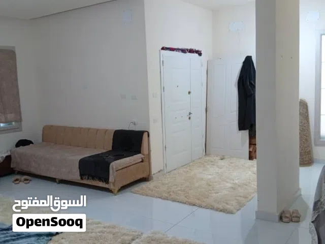 85 m2 2 Bedrooms Townhouse for Rent in Tripoli Ain Zara