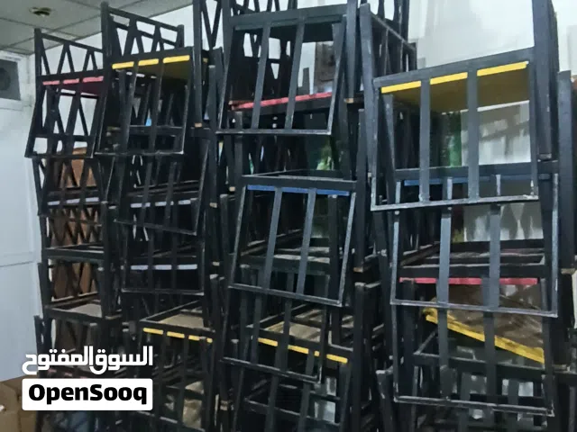 كراسي وطاولات