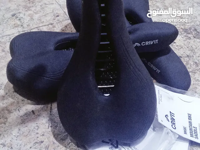 لدينا جميع انواع الزينة و قطع البسكليتات وصيانتها