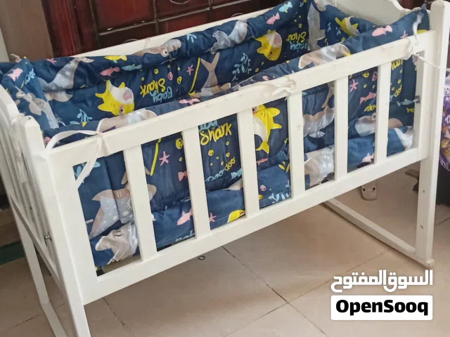 سرير بيبي خشبي