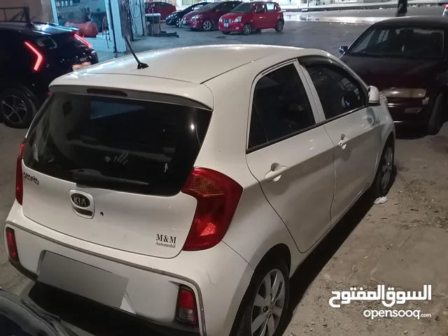 سيارة بيكانتو فحص كامل موديل 2017 لون ابيض استعمال شخصي ومالك اول من الحره