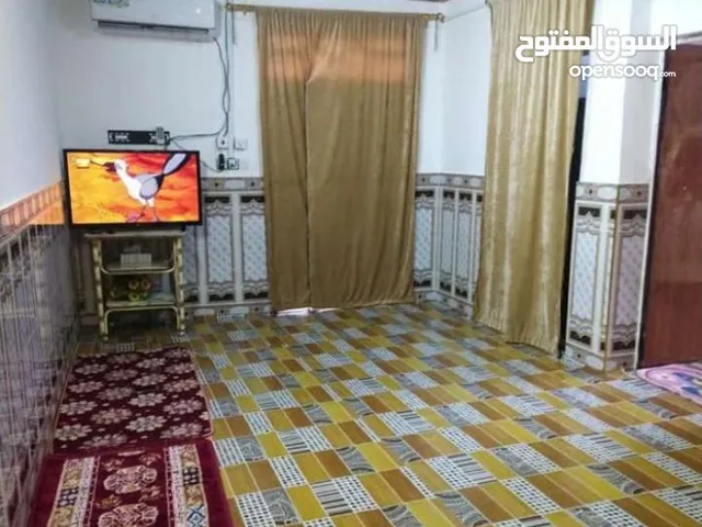 بيت للبيع في كرمه علي شارع ام البنين