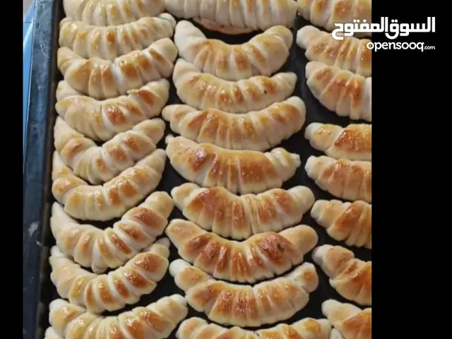 مرحبا بما انو محرم الحرام قرب متوفر كليجه فطاير خليه كبه سمبوسه كيك يوجد توصيل داخل البصره