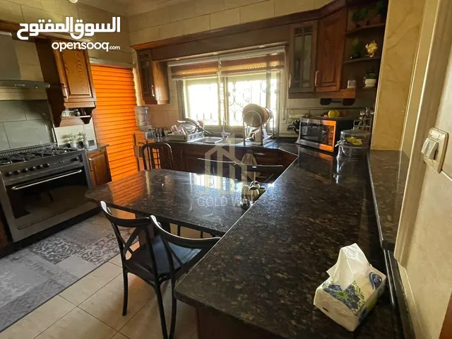 172 m2 3 Bedrooms Apartments for Sale in Amman Jubaiha