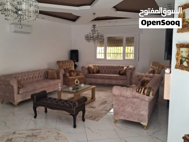 استراحة قريية جدا علي الطريق السريع وادي الربيع