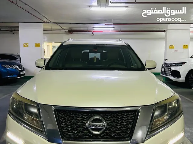 2016 Nissan pathfinder GCC(7 seater)