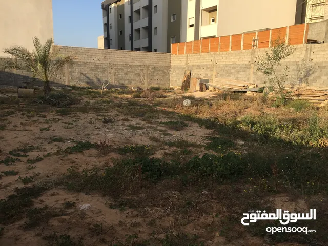 قطعة ارض للبيع او الاستبدال في طرابلس بمنطقة صلاح الدين شارع السدرة 640 م2  يوجد بجانبها كل الخدمات.