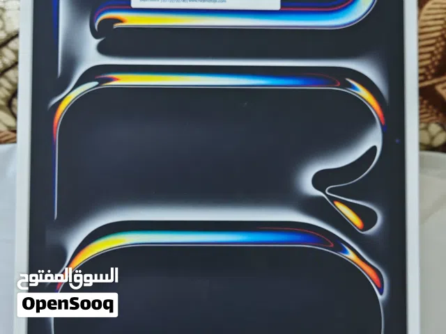 ايباد برو حجم الشاشه 111انش 2026 معالج m5 لون الايباد سلفر اليوم صارت بطاريتة  99 عدد دورات الشحن157