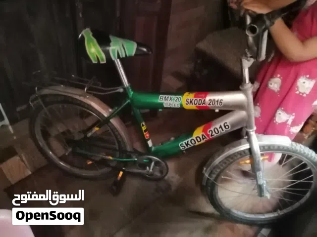 للبيع عجلة BMX مقاس 20 عجله جميله جدا جدا جدا جدا واستعمال خفيف