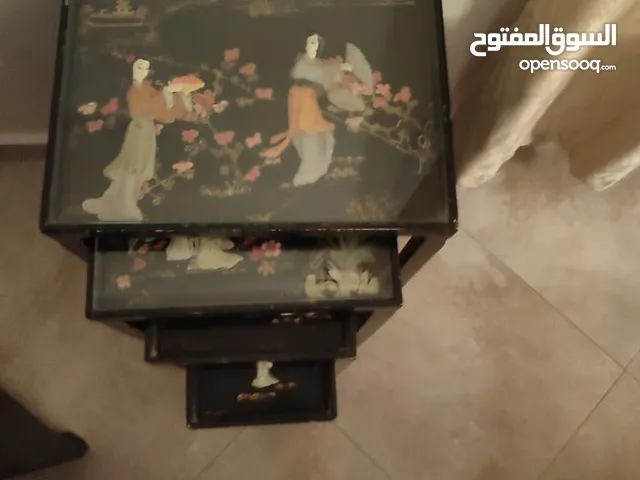 بارافان شينواه عاج وصدف 4 ضلف وترابيزه بيضاويه بملحقاتها + 4 ترابيزات صغيره متداخله + عدد 3 تابلوه