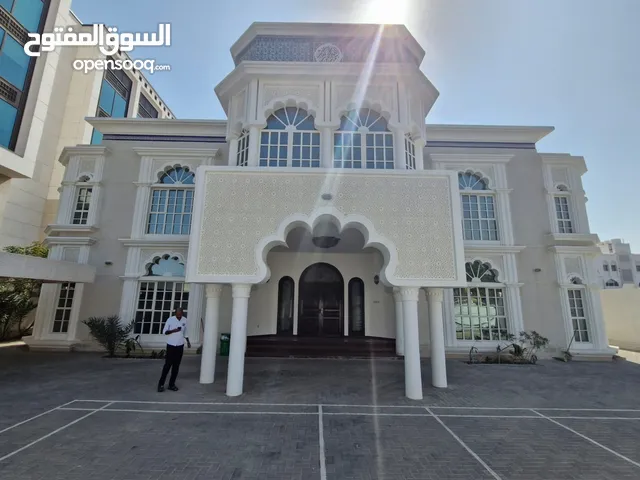 7 BR Amazing Villa In Shatti Al Qurum For Rent