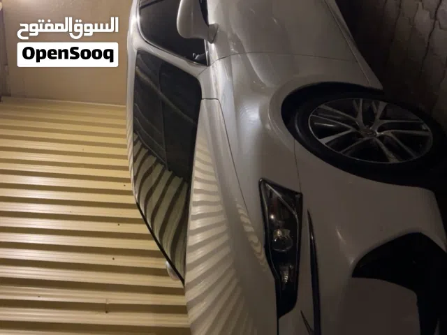 2020 لكزس IS IS 300