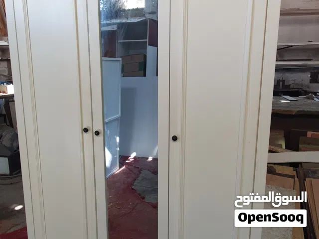 خزانة ملابس أنيقة وعملية