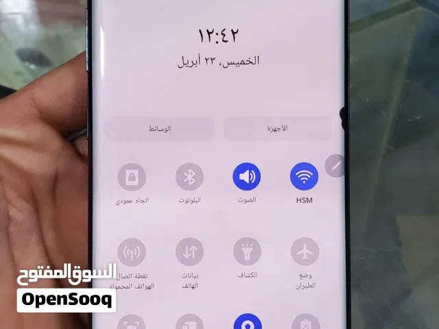 نوت 10 بلص نضيف فقط نقطه صغيره لاتأثر على لاستخدام