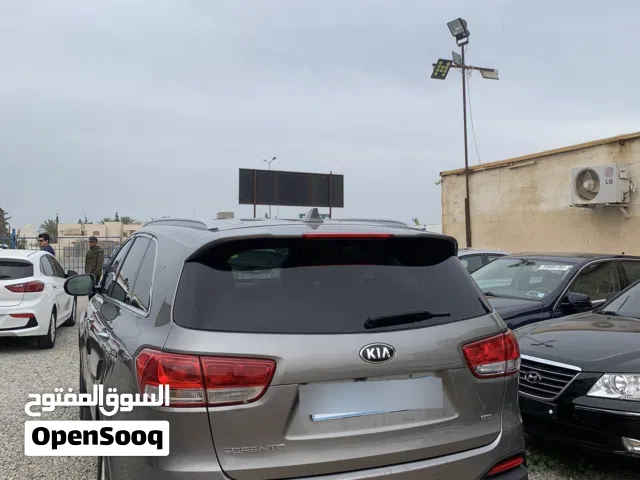 Used Kia Sorento in Tripoli