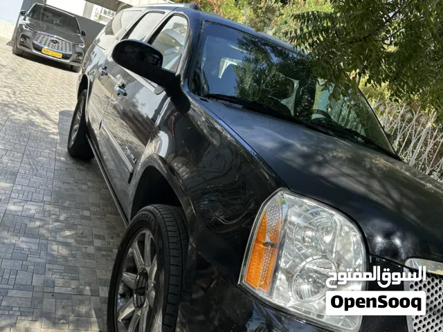 GMC Yukon XL Denali 2012