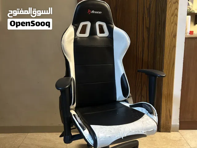 كرسي جيمينج للبيع فاخر جدًا ومرتب