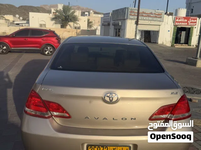 أفالون موديل 2005 للبيع الموتر نظيف مصبوغ بالكامل موتر م عليه كلام يحتاج له اطارات فقط