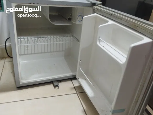 للبيع ثلاجه صغيره
