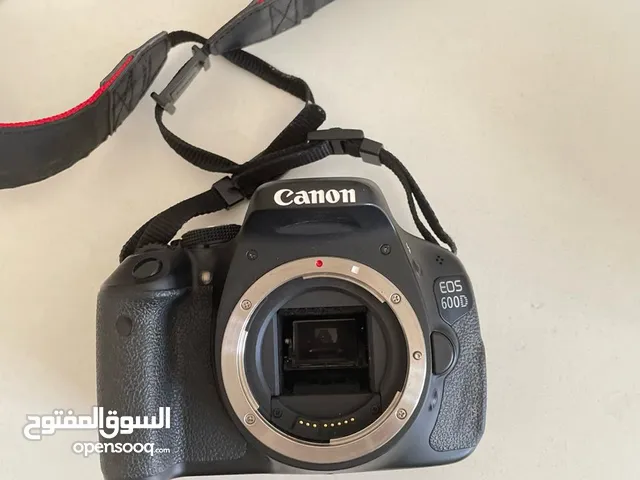 كاميرا كانون مع معداتها