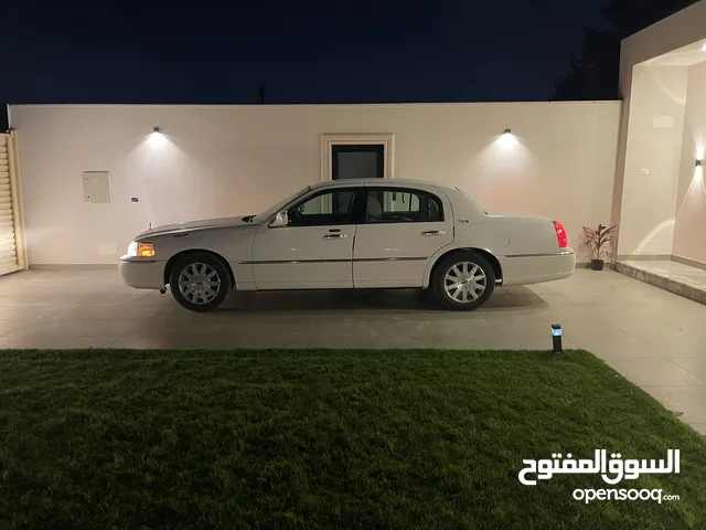 Used Lincoln Town Car in Tripoli