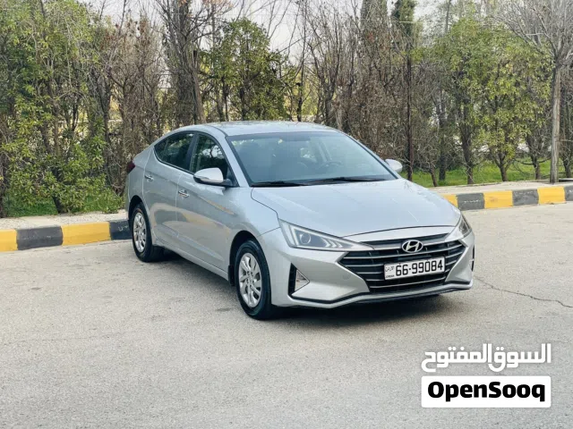 2020, هيونداي, النترا, Standard