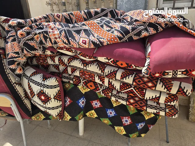 جلسة اربع قطع شبه جديدة وفرن كهربائي