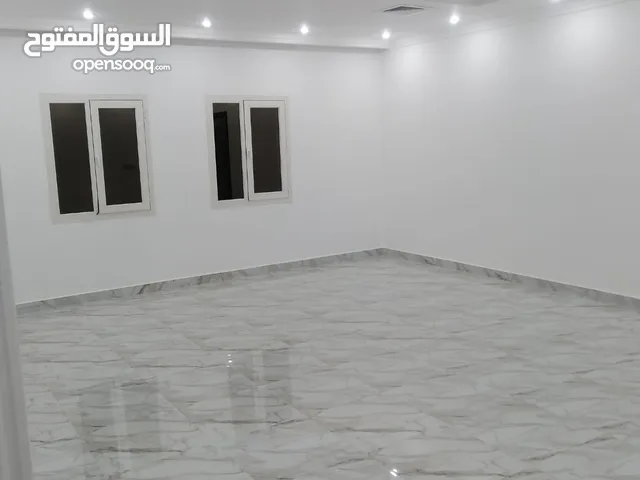 450 m2 4 Bedrooms Apartments for Rent in Hawally Zahra