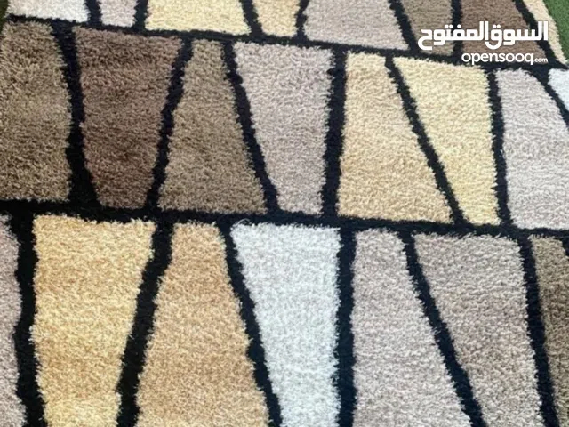 سجادة نخب خيط شاغي بحالة ممتازة بسعر مغري