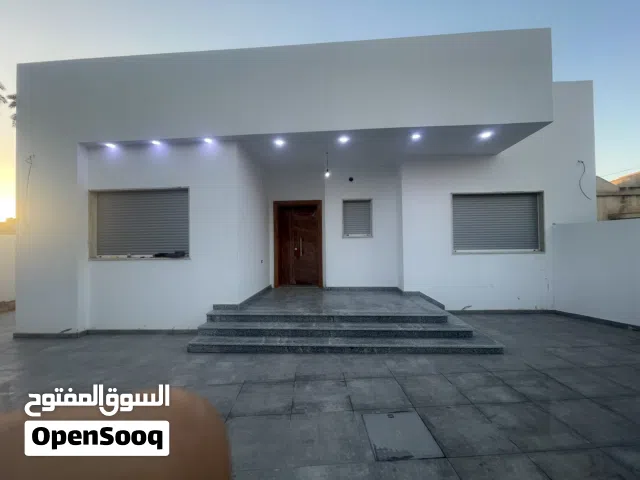 200 m2 3 Bedrooms Villa for Rent in Tripoli Janzour