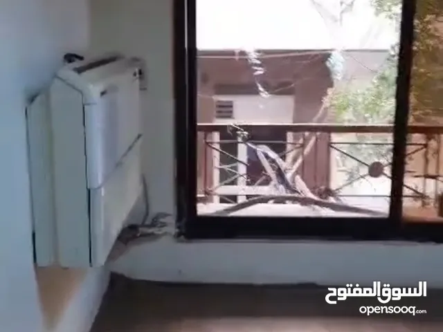 مكتب للايجار موقع مميز شارع فيصل الرئيسى برج شيك