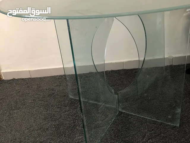 طاولة سفرة زجاج سكريت دائري الشكل