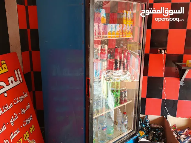 ماكينة سلش نوع spin مستعملة بحالة الوكالة ايطاليا ممتازة جدا ولا عطل و ثلاجه عصائر بعمق كبير