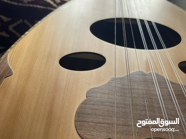 عود زرياب 0عراقي نضيف جداً بنسبة 98% لعود صارلي 4اشهر من أخذته شراي طب خاص وتدلل موصفات لعود جوه