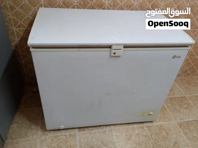 ثلاجه وفريزر للبيع مستعملان