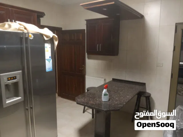 مطبخ خشب بلوط للبيع 4*4 تقريباً