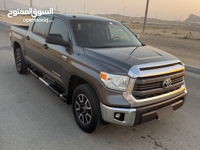 للبيع تويوتا تندرا موديل 2015 اربعه ابواب اللون رمادي من داخل اسود جير تحت فل اوبشن بحالة ممتازه جد
