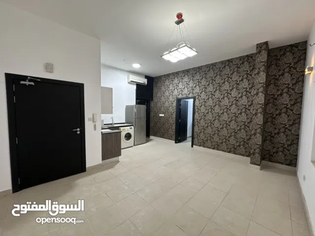 غرفة وصالة للايجار  في الجنبيه مفروش شامل الكهربا