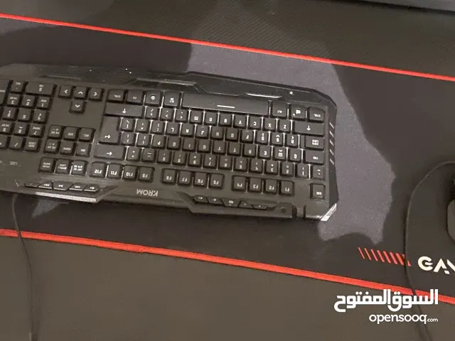 ماوس وماوس باد وكيبورد وسماعه قيمنق اصليه استعمال نظيف