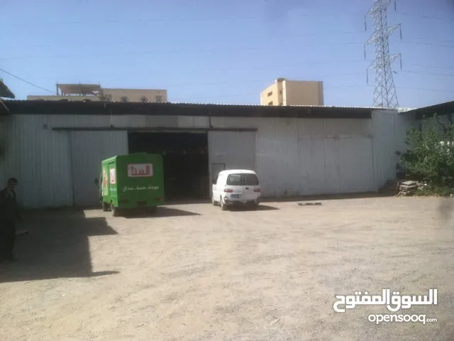 هنجر مع حوش للايجار في حده