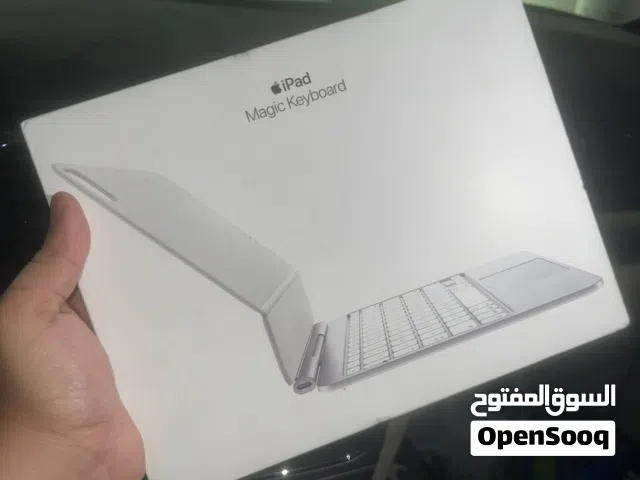 URGENT SALE Apple ipad 11 M4 MAGIC KEYBOARD (New box unopened)