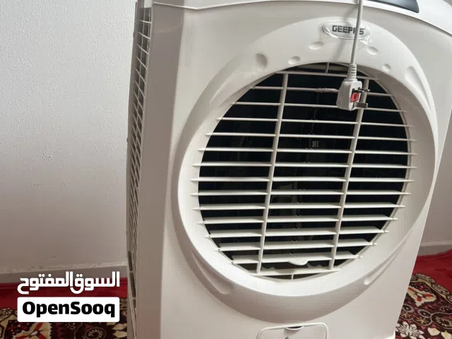 Air cooler من Geepas ممتاز جديد تم استعماله مرتين فقط و ويوجد به ضمان المحل سنتين ، حالته ممتازه