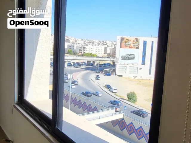 مكتب مميز للإيجار في شارع مكة 82 متر - إطلالة رائعة بسعر منافس