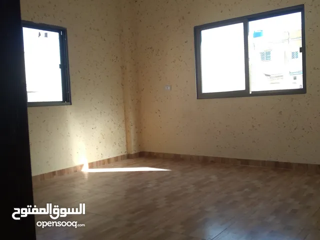 75 m2 2 Bedrooms Apartments for Rent in Zarqa Hay Al Ameer Mohammad